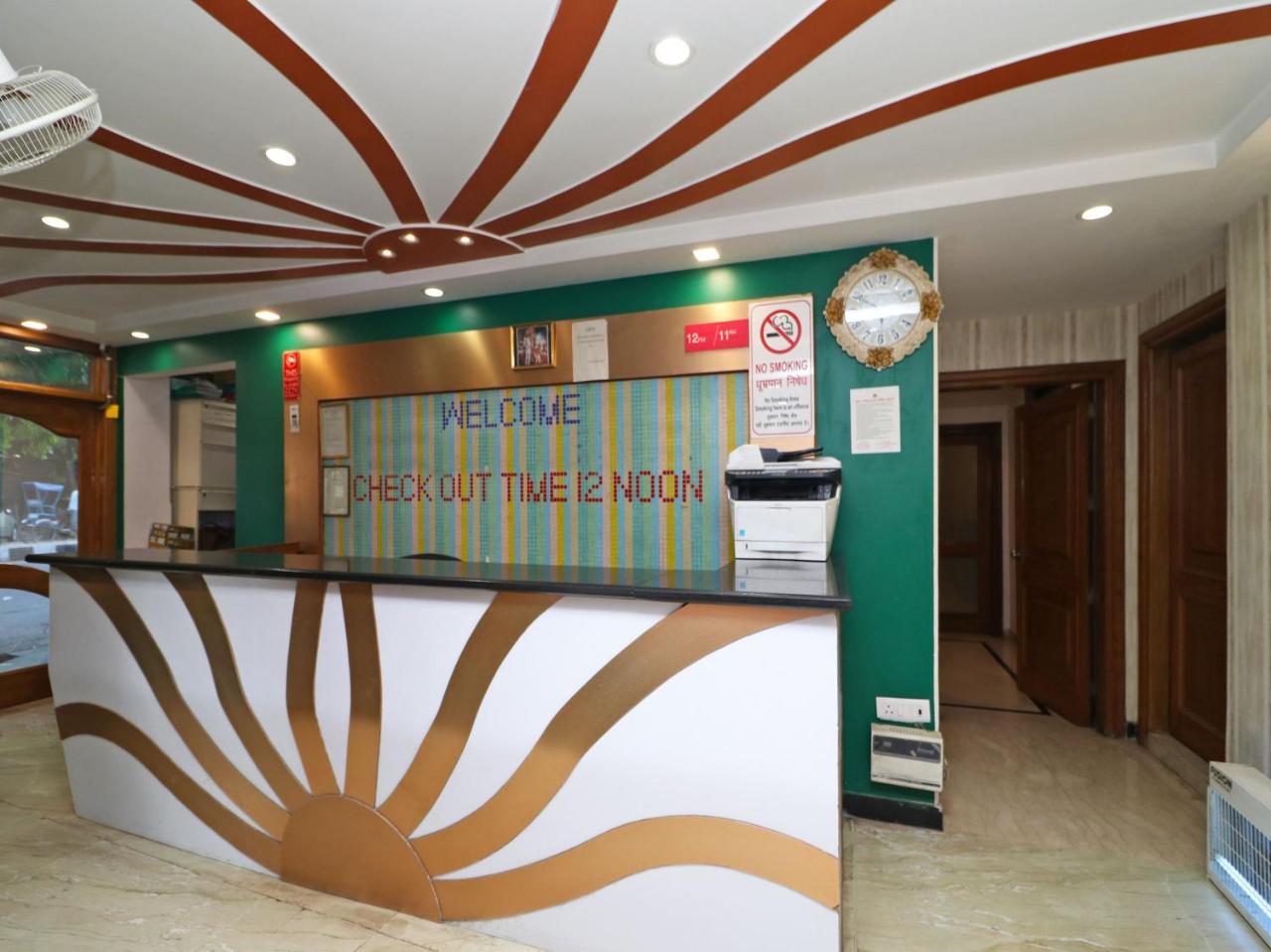 Oyo 2705 Hotel Preet Palace Nueva Delhi Exterior foto